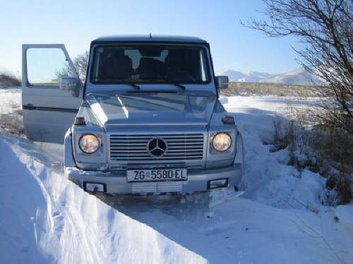 Mercedes u snijegu